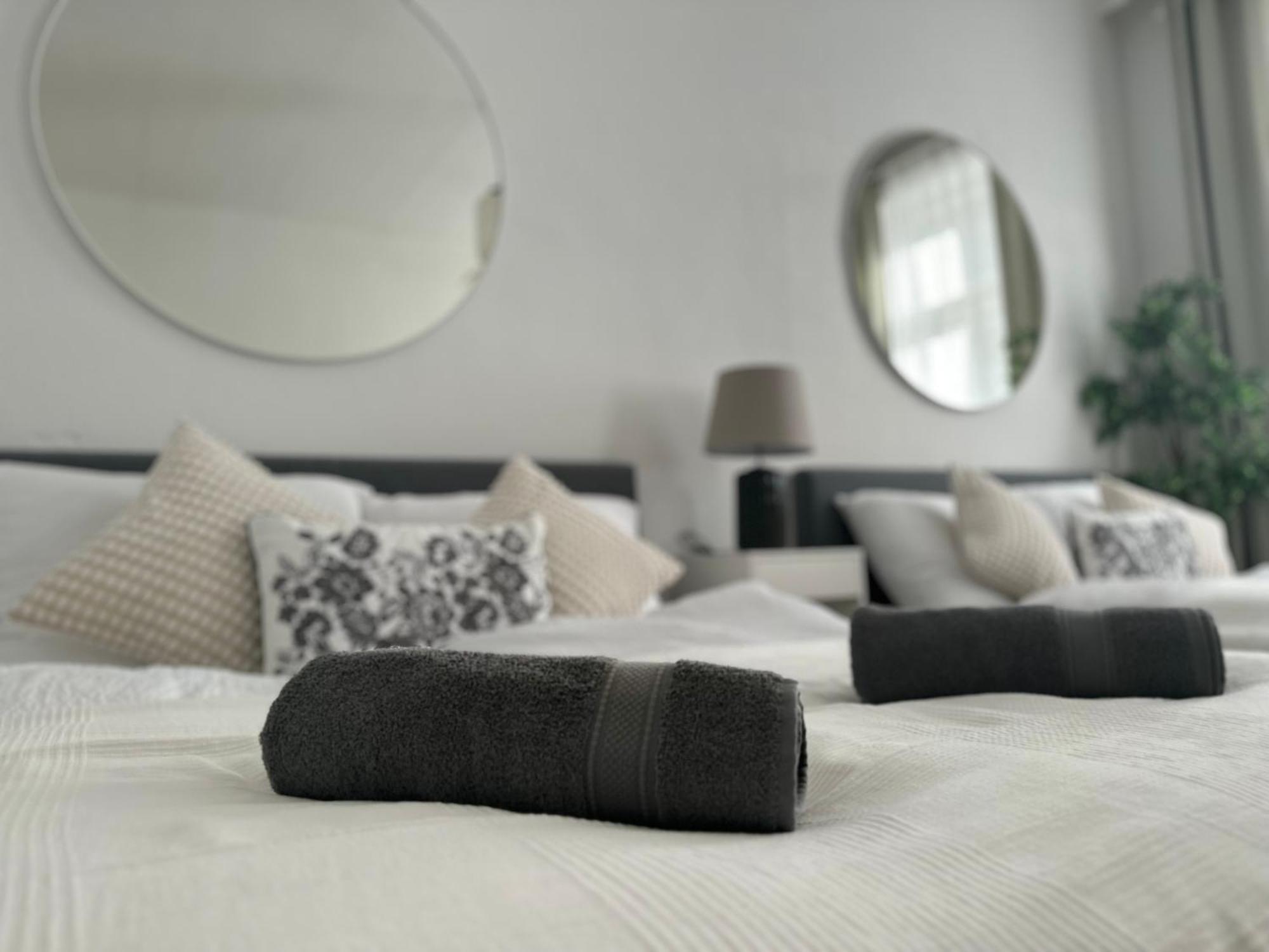 Spacious Apartment, 3 Min To U1 Reumannplatz Виена Екстериор снимка