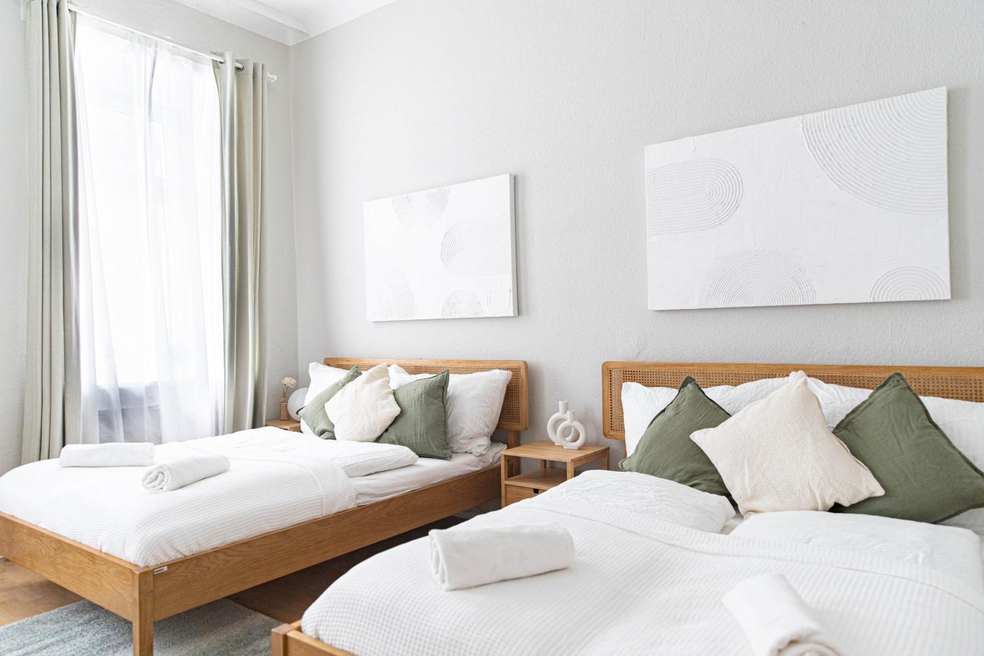Spacious Apartment, 3 Min To U1 Reumannplatz Виена Екстериор снимка
