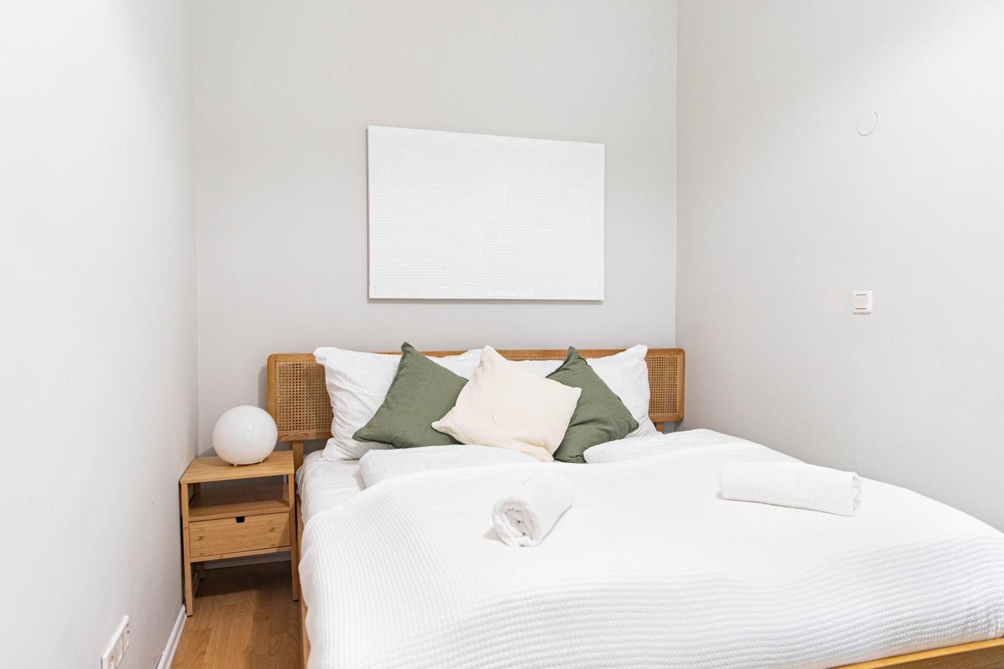 Spacious Apartment, 3 Min To U1 Reumannplatz Виена Екстериор снимка