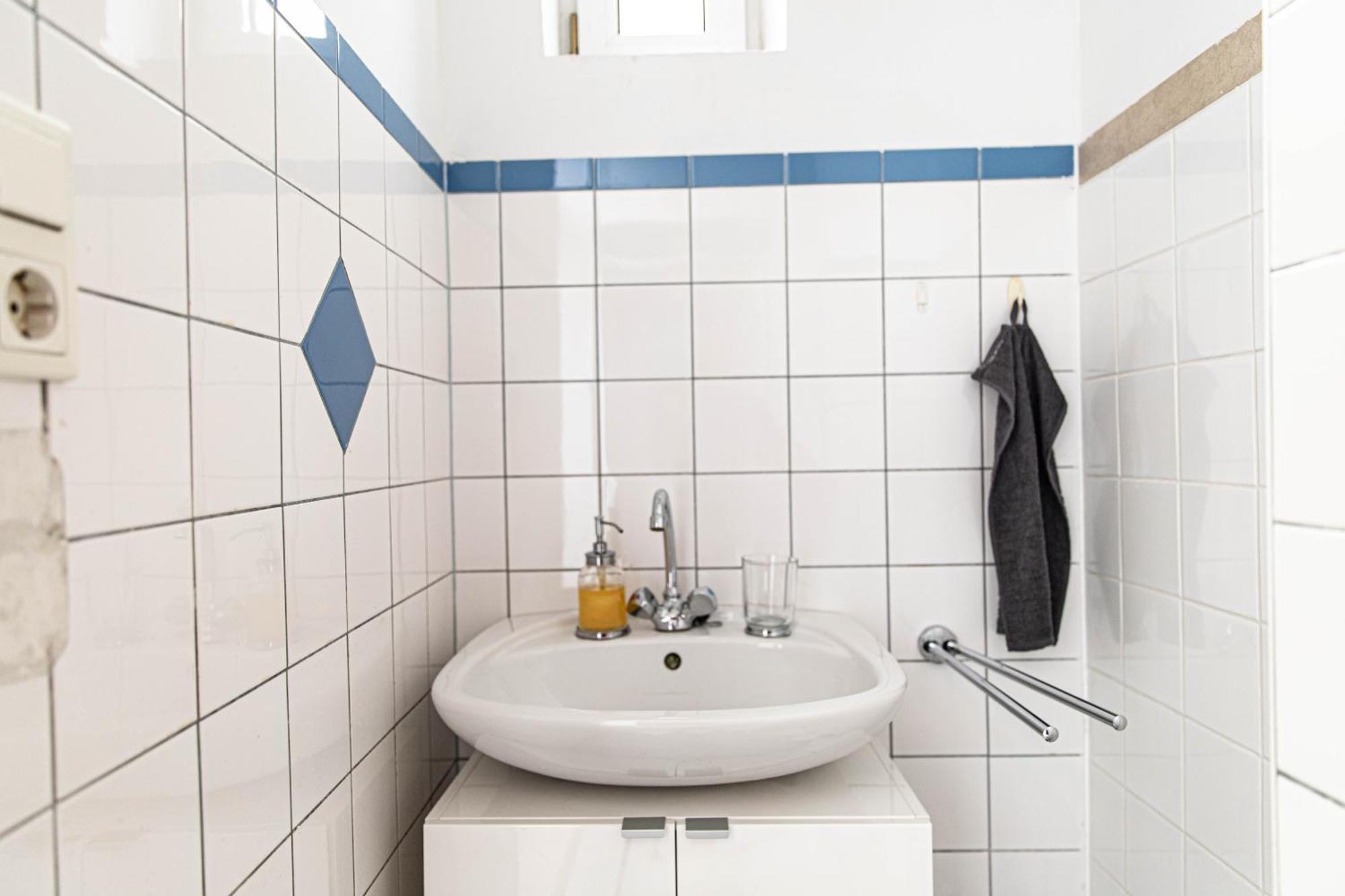 Spacious Apartment, 3 Min To U1 Reumannplatz Виена Екстериор снимка