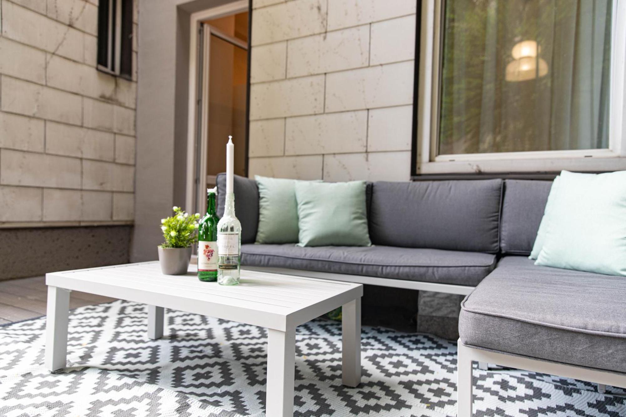 Spacious Apartment, 3 Min To U1 Reumannplatz Виена Екстериор снимка