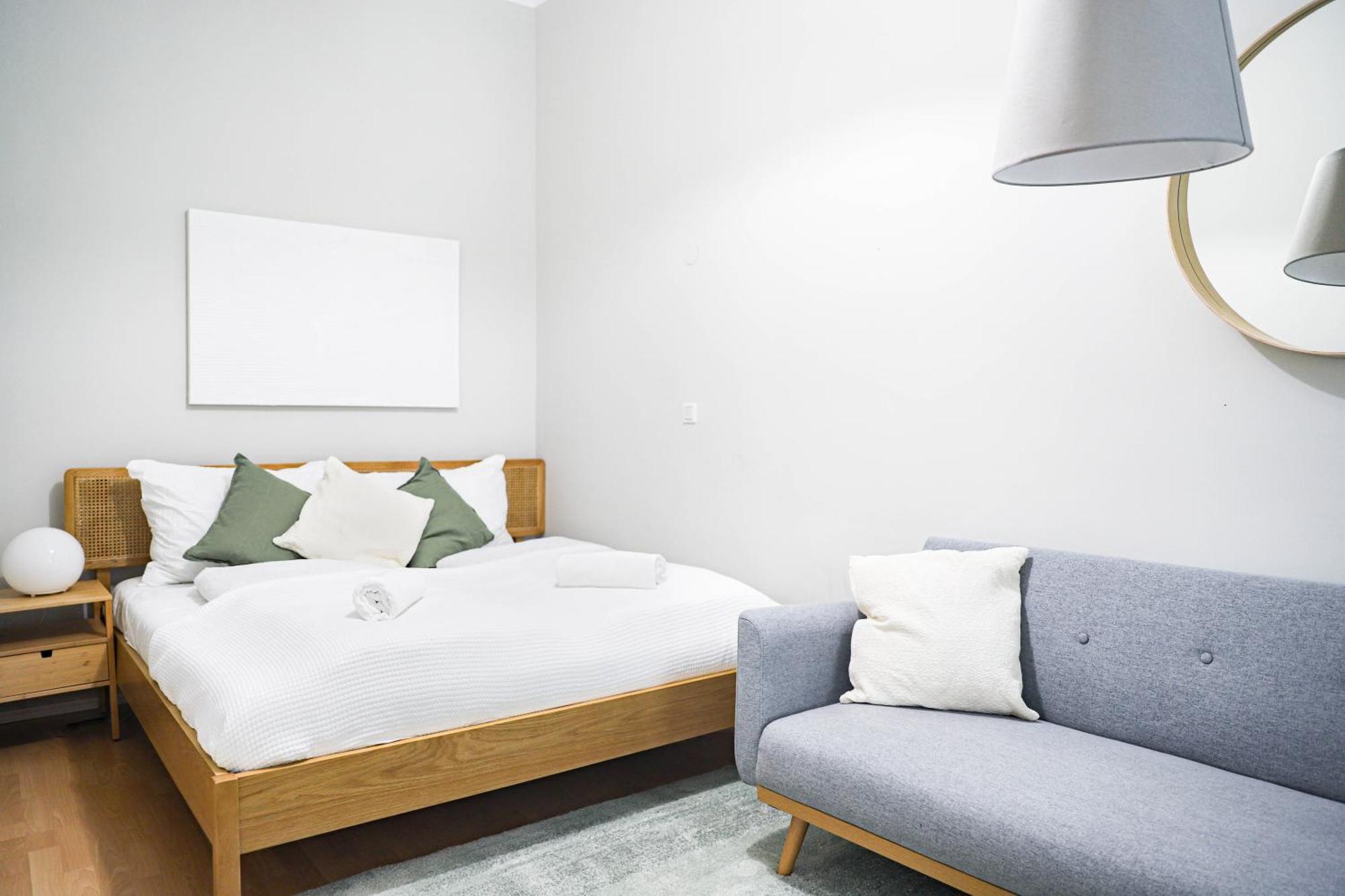Spacious Apartment, 3 Min To U1 Reumannplatz Виена Екстериор снимка